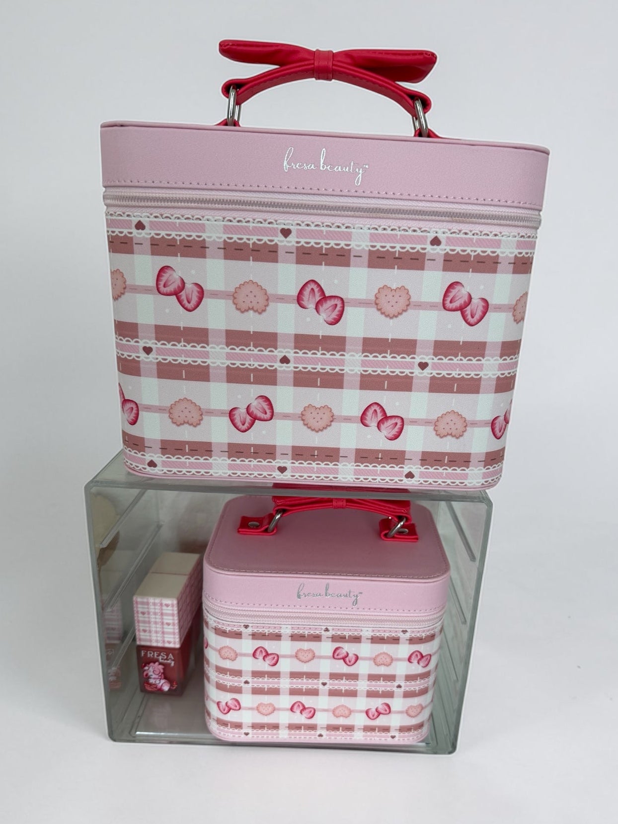 Petite Berry Biscuit Pochette Case